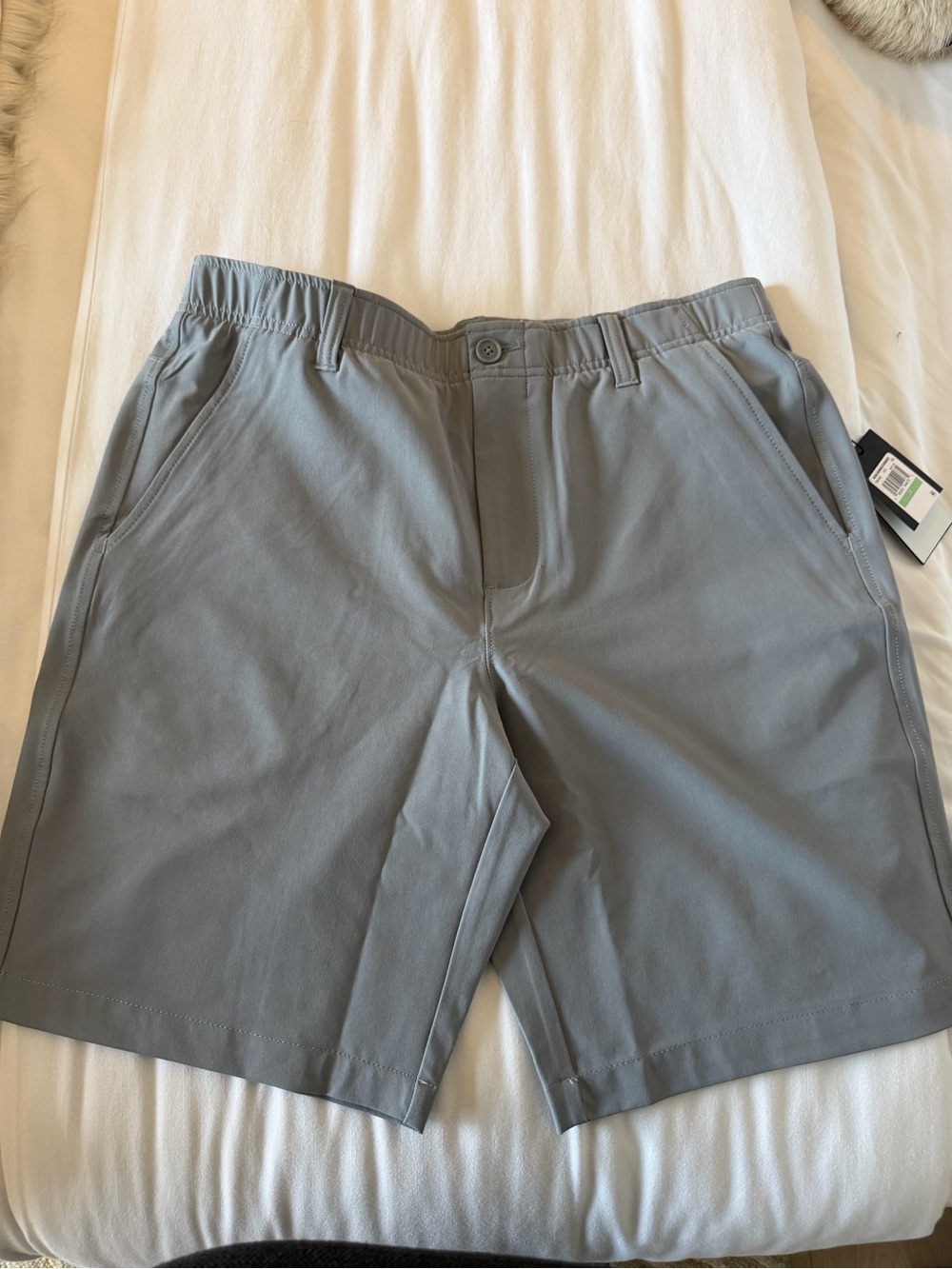 NWT men’s Under Armour Light Grey Athletic Shorts size 34